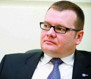 А Васька слушает, да ест. Как чиновники Саратовской области выполняют поручения Президента