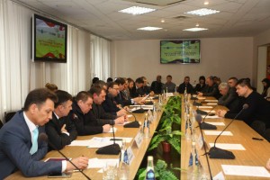В СЭИ состоялся круглый стол с участием председателя комитета по государственной политике в сфере транспорта «Деловой России» Владимира Матягина