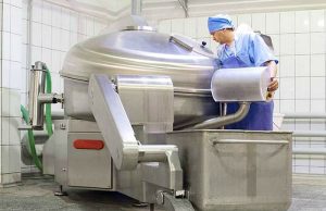 Энгельсскими предприятиями выпускаются все основные продукты питания, предусмотренные продовольственным балансом