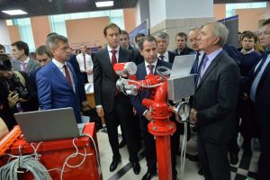 Михаилу Бабичу и Денису Мантурову показали импортозамещающие возможности ПФО