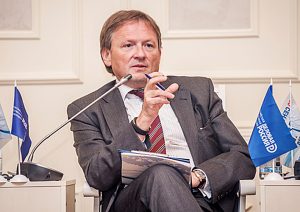 Борис Титов: Россия продолжает беднеть