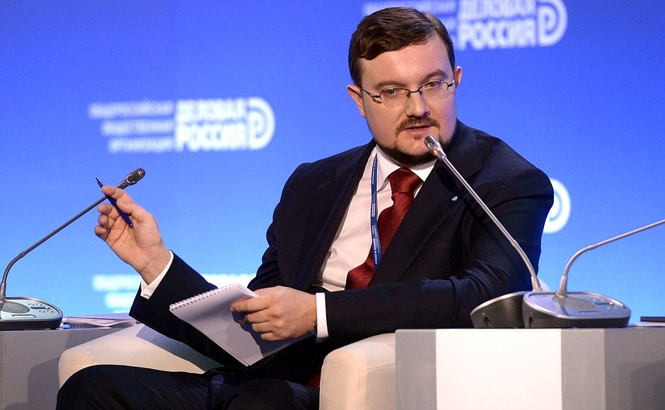 Президент «Деловой России» Алексей Репик поздравляет с Днём российского предпринимательства