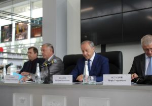 Начала работу Всероссийская конференция "О реализации программы "Безопасные и качественные дороги на территории Саратовской области"