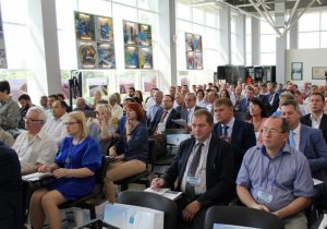Начала работу Всероссийская конференция "О реализации программы "Безопасные и качественные дороги на территории Саратовской области"