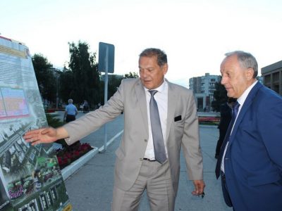 Валерий Радаев осмотрел ход реконструкции энгельсского городского парка