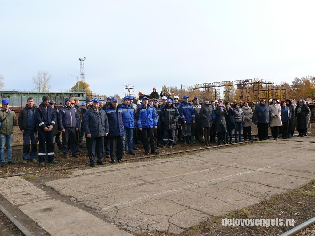 Первая плавучая насосная станция, построенная в Балаково была спущена на воду