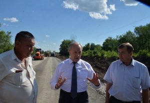 Валерий Радаев проконтролировал ремонт дороги Самара-Энгельс-Волгоград в Энгельсском районе