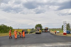 От Энгельса до Маркса обеспечен качественный ремонт автодорог