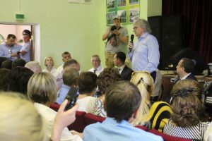 Завод в Горном. Представители федеральных структур встретились с жителями