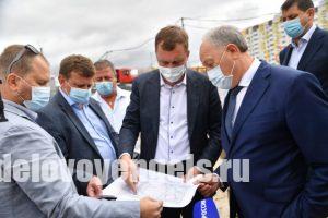 Валерий Радаев провел рабочую планерку на строящемся Дворце водных видов спорта