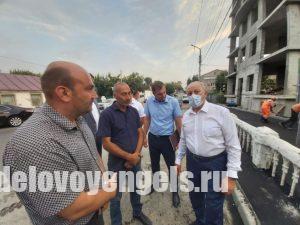 Губернатор проверил ход ремонта дорог и тротуаров  в вечернее время в Саратове