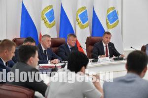  Роман Бусаргин провел совещание с зампредами и министрами Правительства области